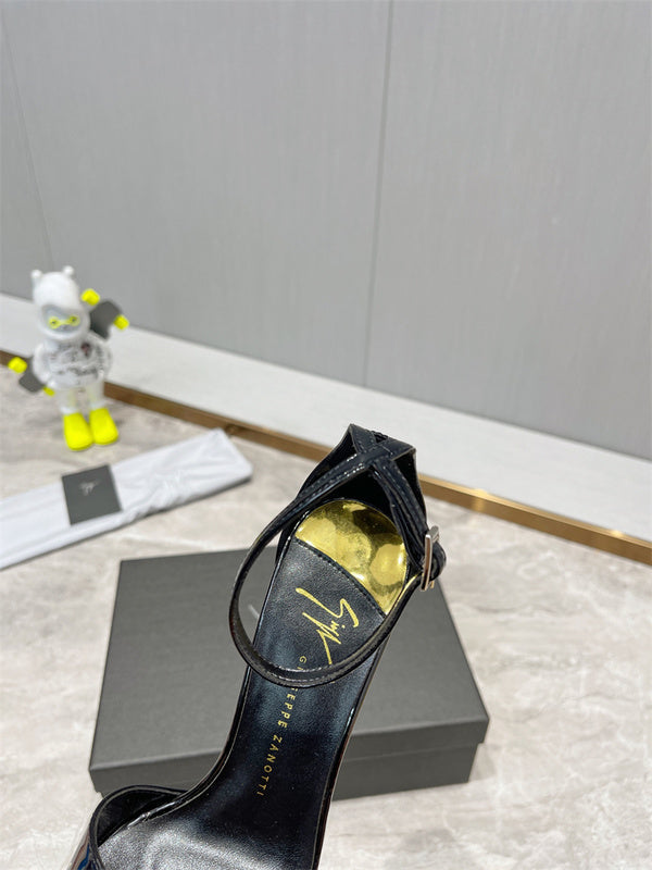 Front view of Saint Laurent luxury piece style No.068