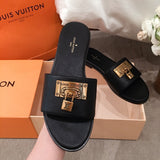 Back view of Louis Vuitton luxury piece style No.024