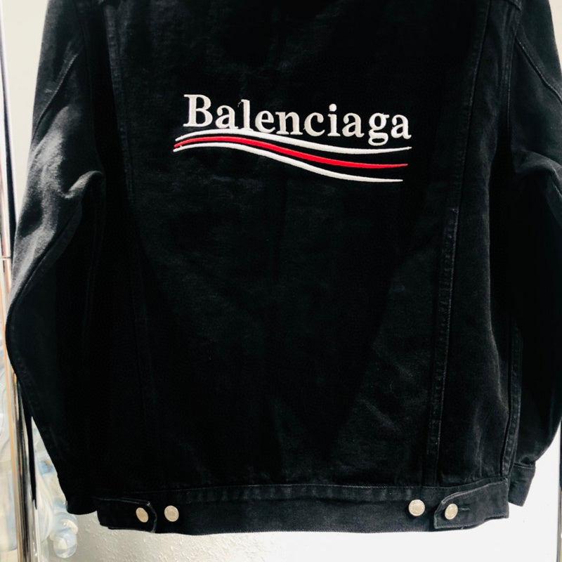 Texture and finish detail of Balenciaga luxury piece style No.183