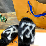 Texture and finish detail of Louis Vuitton luxury piece style No.127