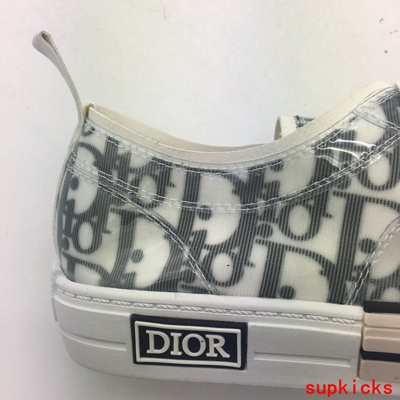 Dior shoes Style 046 - full pair display