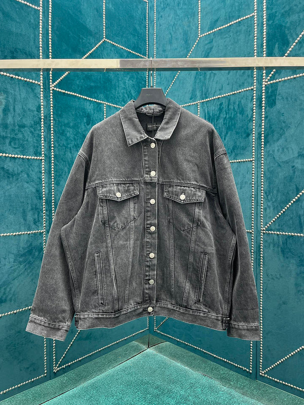 Side profile view of Balenciaga luxury piece style No.105