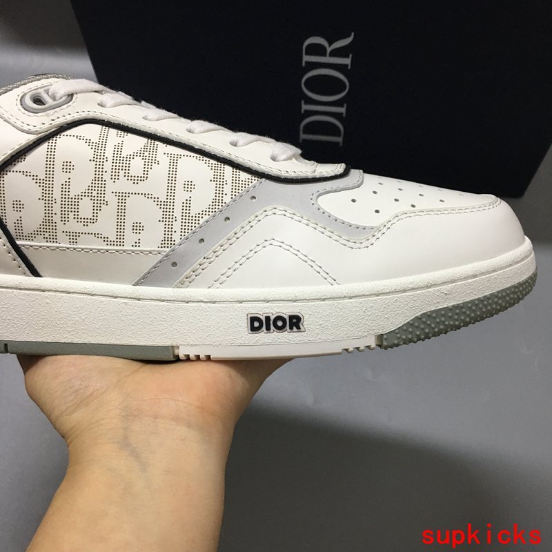 Dior shoes Style 040 - side profile detail (alternate angle)