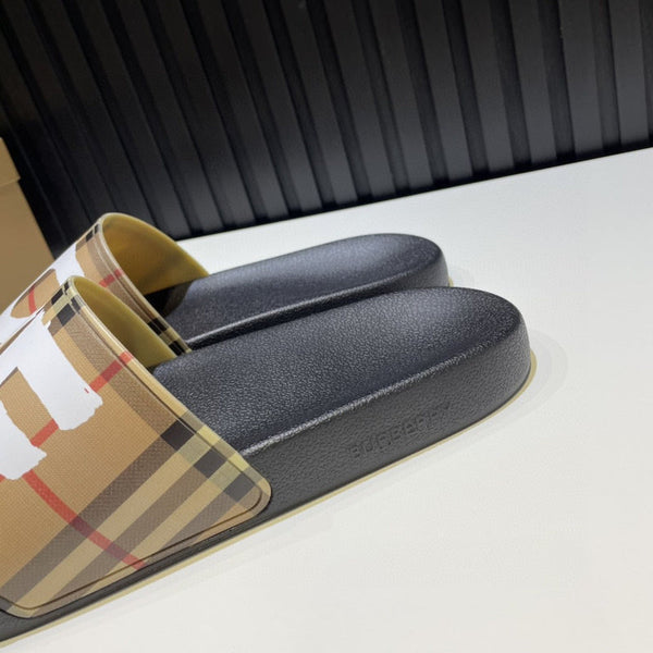 Burberry Nude Classic Ballet Flats - Sole Detail View