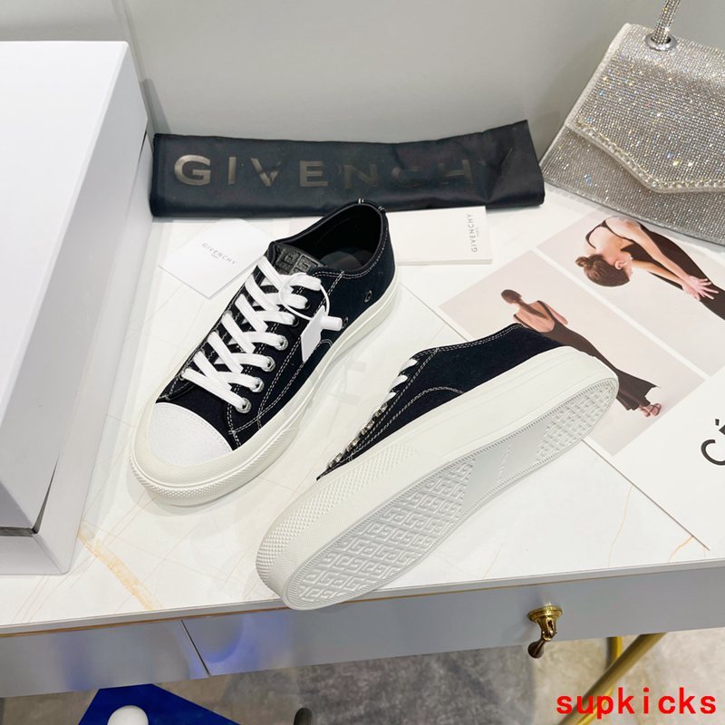 Givenchy shoes Style 098 - packaging and accessories