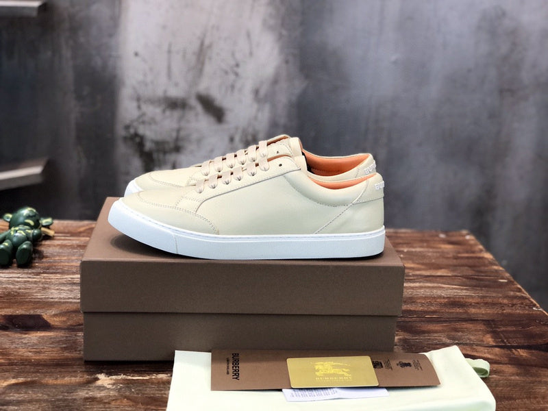 Burberry shoes Style 312 - logo and branding close-up