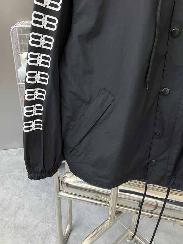 Texture and finish detail of Balenciaga luxury piece style No.164