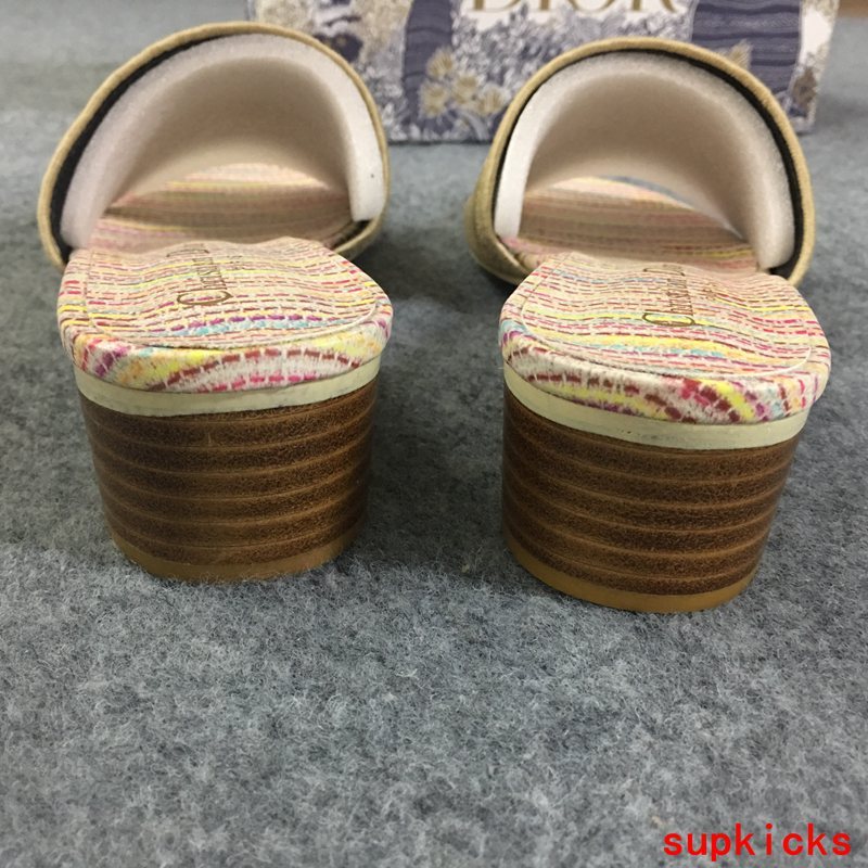 Dior shoes Style 032 - top view showing design