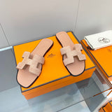 Hermès Beige Slide Sandals - Toe Detail View