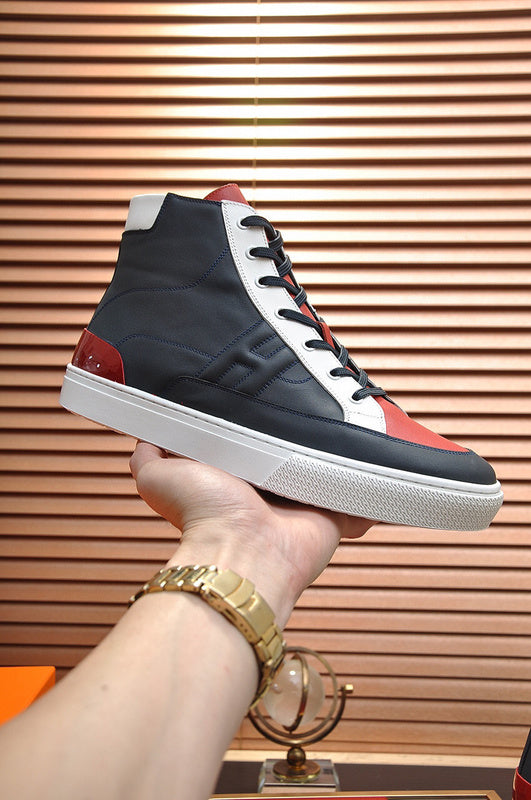 Hermes shoes Style 049 - close-up of bold signature style