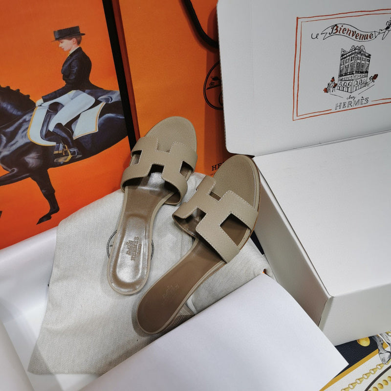 Hermès Beige Crisscross Strap Sandals - Sole Detail View