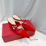 Side profile view of Roger Vivier luxury piece style No.046