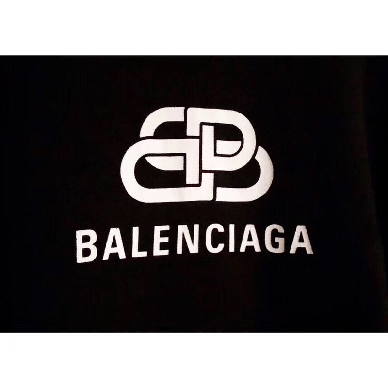 Three-quarter angle view of Balenciaga luxury piece style No.283