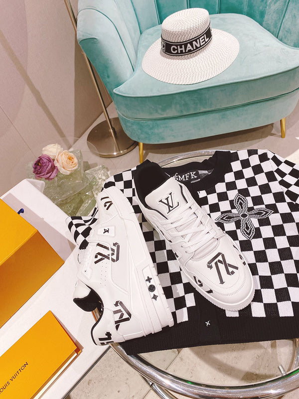 Louis Vuitton shoes Style 323 - packaging and accessories