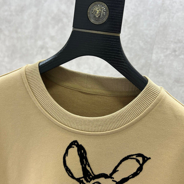 Back view of Burberry luxury piece style No.530