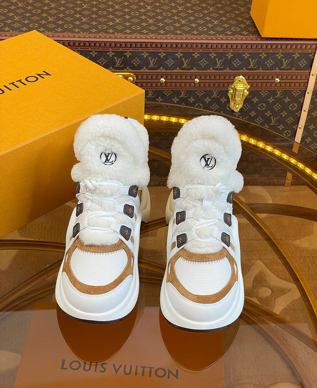 Louis Vuitton shoes Style 318 - side profile detail