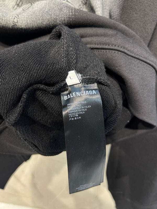 Side profile view of Balenciaga luxury piece style No.050