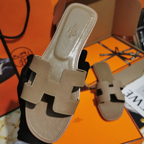 Hermes sandals Style 097 - texture and material detail