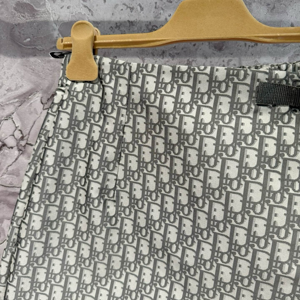 Christian Dior Skirt-shorts detail shot – designer craftsmanship and quality