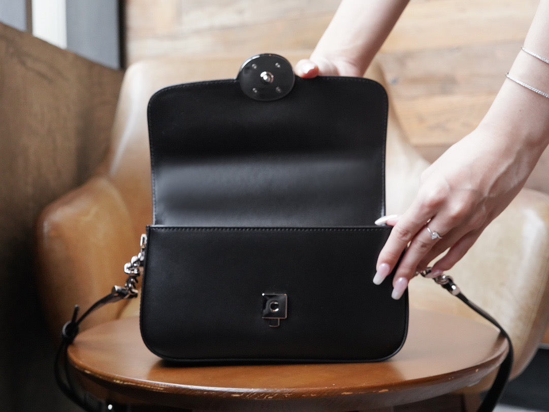 Gucci Wallets- Gucci Petite Mini Shoulder Bag Elegant Everyday Leather Wallet