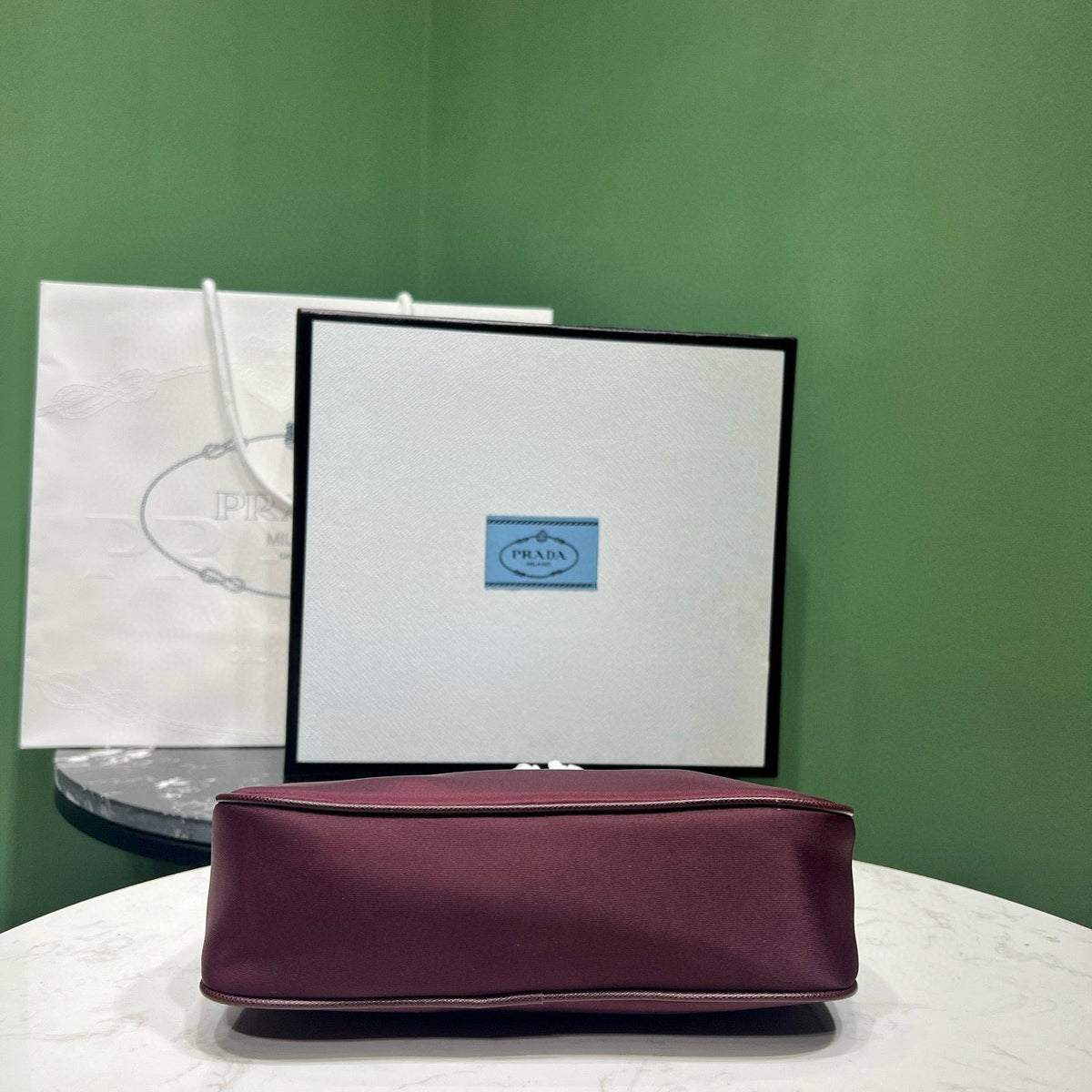 Wallets? Pd Nylon Re-edtion 2005 Bag Elegant Everyday Leather Wallet