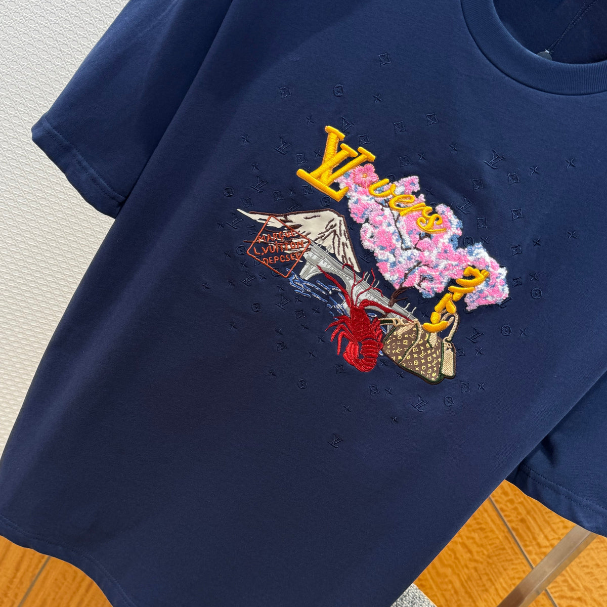 Louis Vuitton T-Shirts- Louis Vuitton Lou T-shirt Premium Designer Cotton T-Shirt
