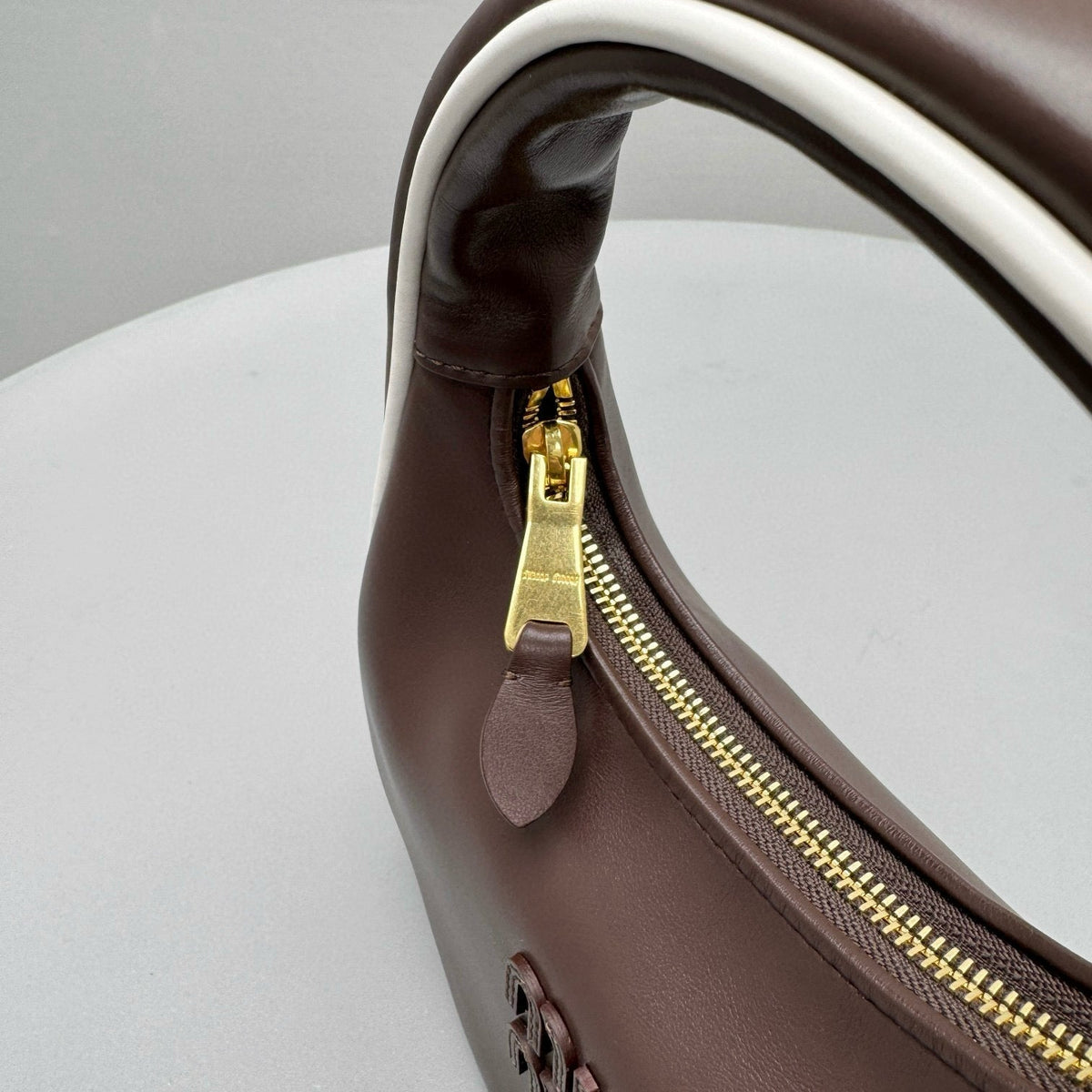 Bags- Miu M Wander Bag Elegant Everyday Designer Handbag