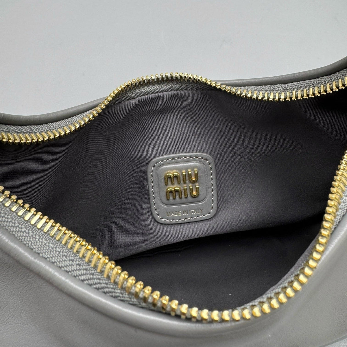 Bags- Miu M Wander Bag Luxury Designer Leather Handbag