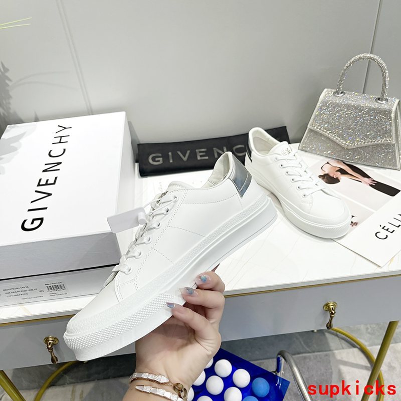 Givenchy shoes Style 094 - sole and craftsmanship detail