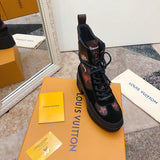 Styling view of Louis Vuitton luxury piece style No.172