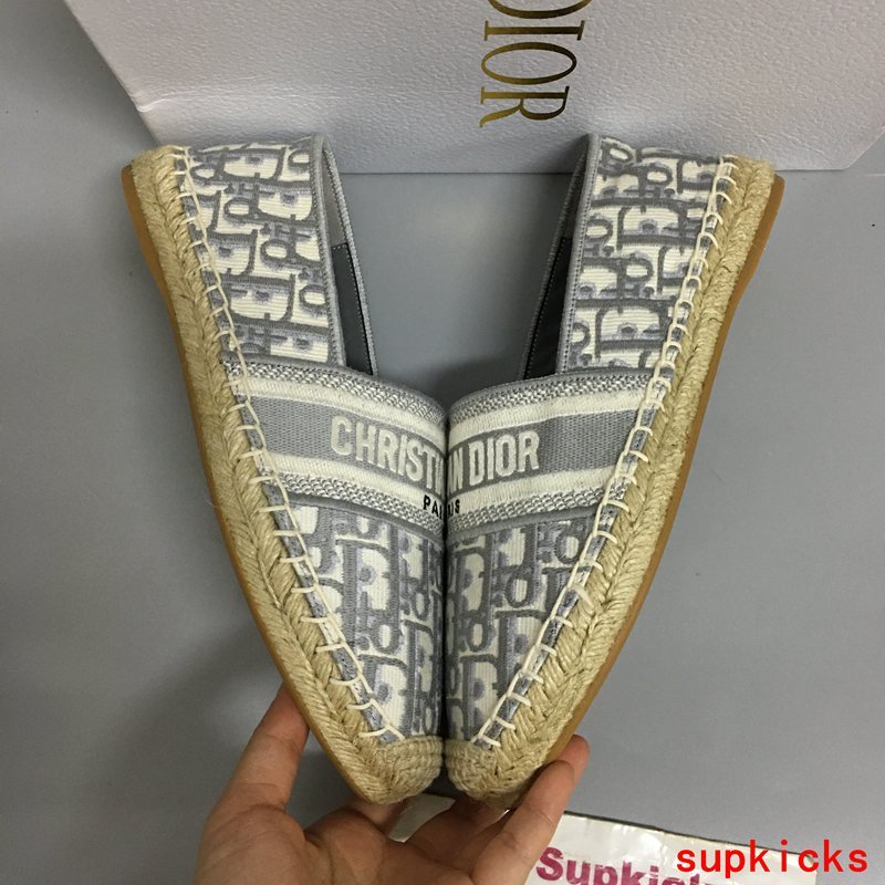 Dior shoes Style 042 - top view showing design