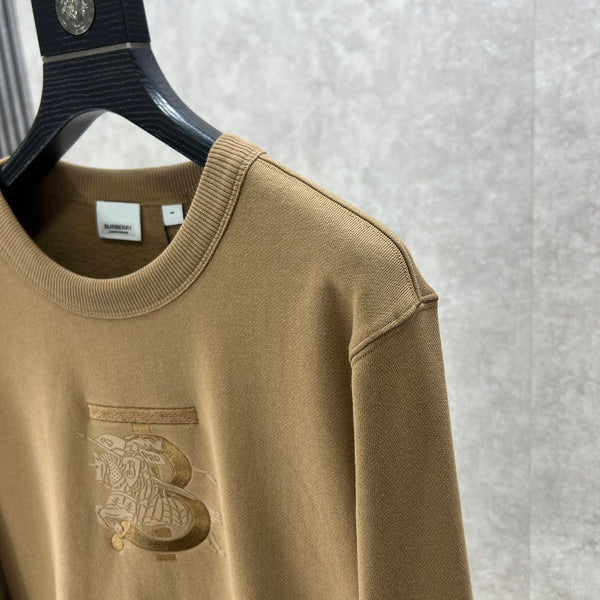 Three-quarter angle view of Burberry luxury piece style No.338