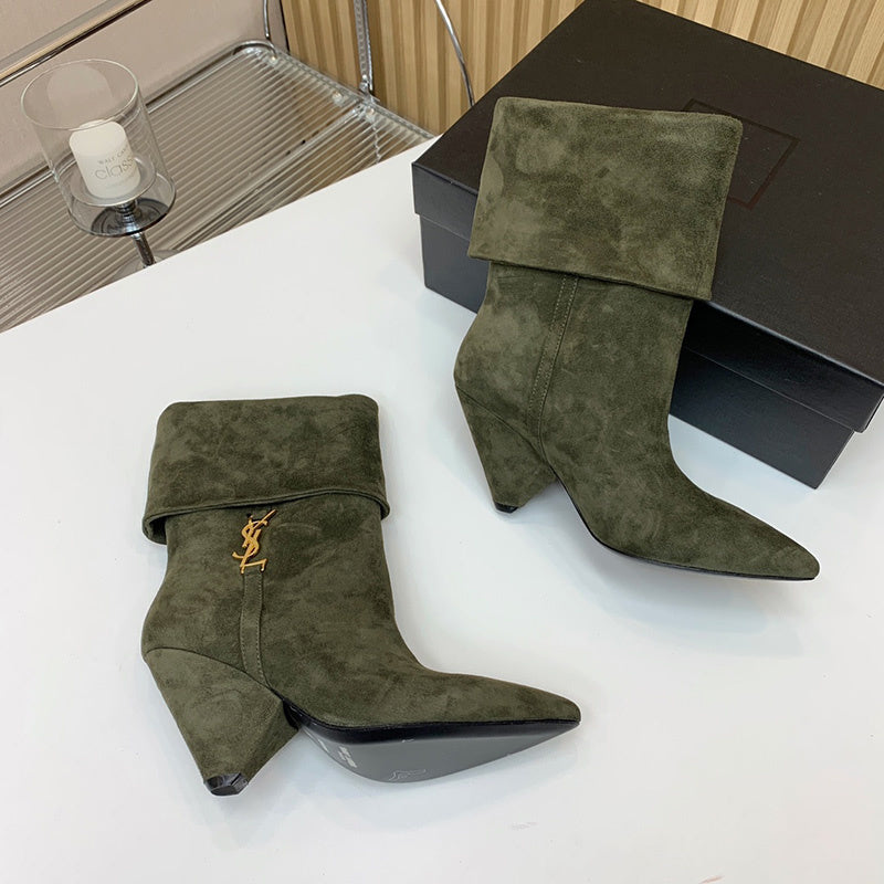 Close-up detail view of Saint Laurent luxury piece style No.040