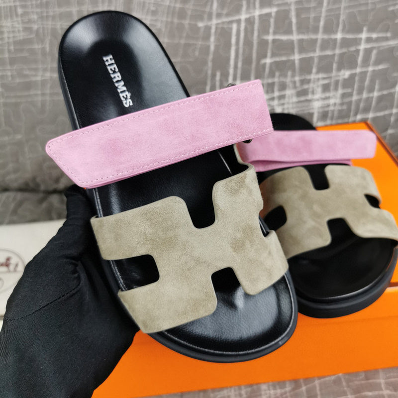 Hermès Camel Block Heel Sandals - Angled View