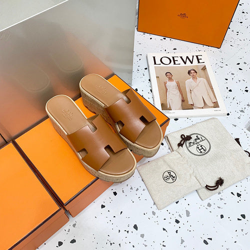 Hermes sandals Style 158 - texture and material detail
