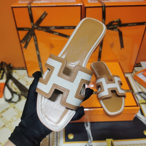 Hermes sandals Style 043 - texture and material detail