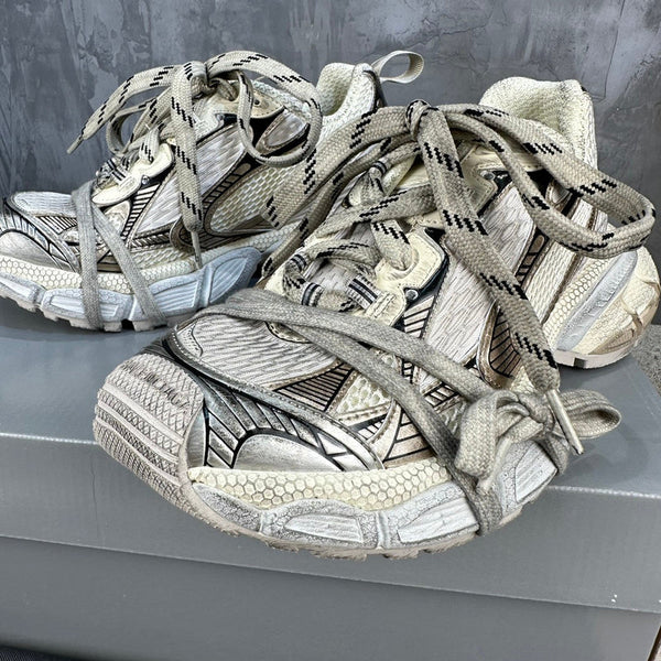 Balenciaga shoes Style 052 - sole and craftsmanship detail