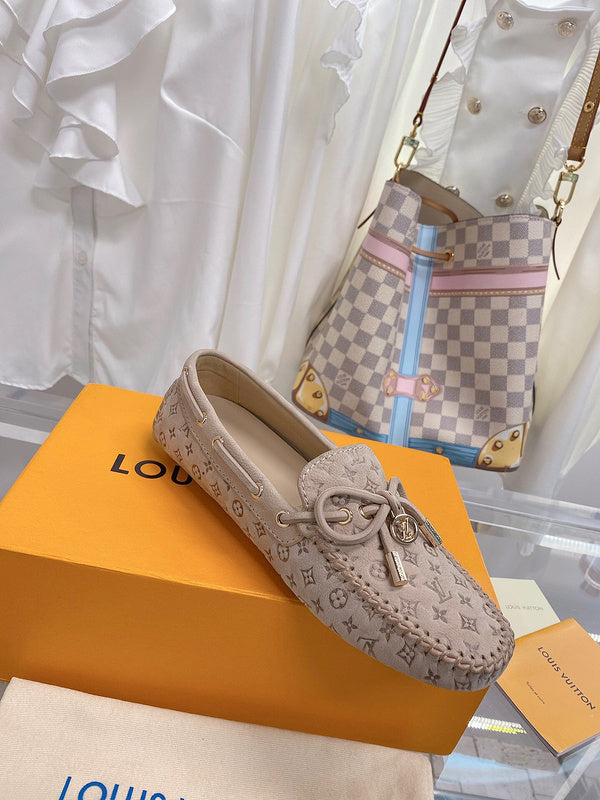 Louis Vuitton shoes Style 335 - full pair display