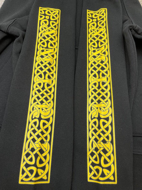 Full silhouette view of Amiri luxury piece style No.087