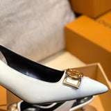 Styling view of Louis Vuitton luxury piece style No.125