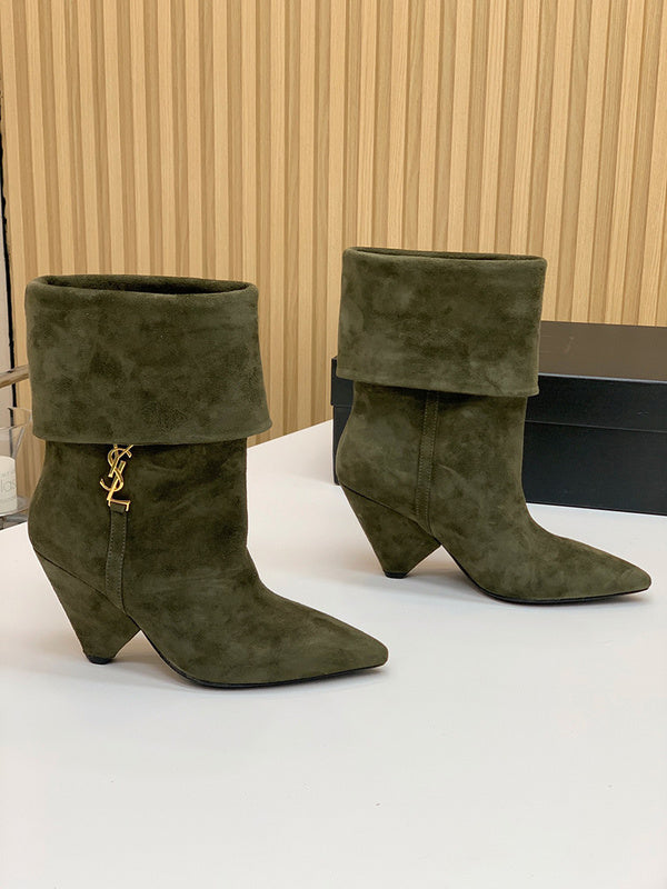 Side profile view of Saint Laurent luxury piece style No.040