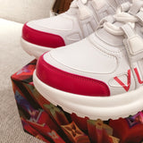 Styling view of Louis Vuitton luxury piece style No.071