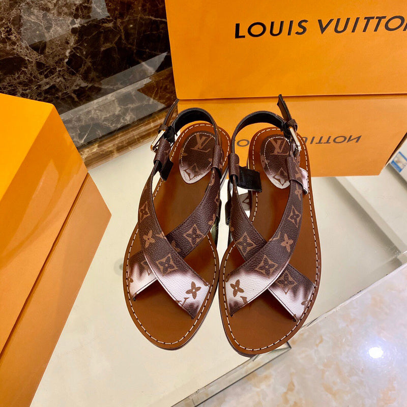 Front view of Louis Vuitton luxury piece style No.098