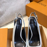 Three-quarter angle view of Louis Vuitton luxury piece style No.125