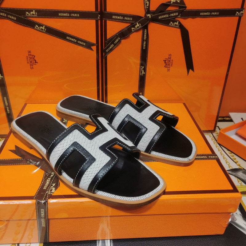 Hermes sandals Style 045 - packaging and accessories