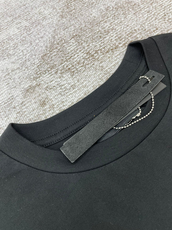 Front view of Amiri luxury piece style No.203