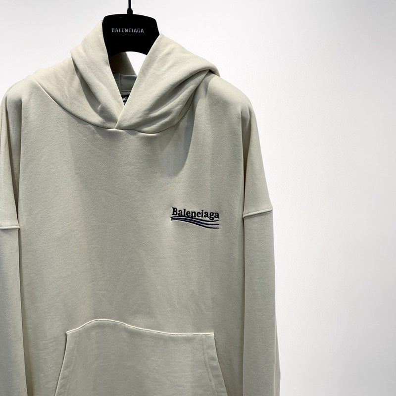 Styling view of Balenciaga luxury piece style No.340