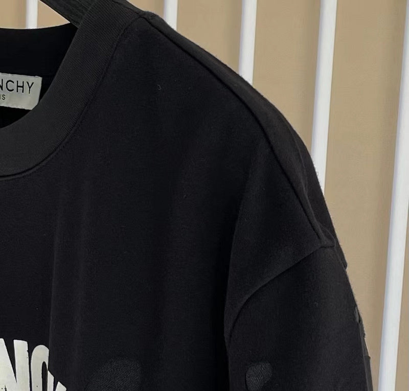 Three-quarter angle view of Givenchy luxury piece style No.218