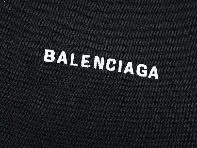 Three-quarter angle view of Balenciaga luxury piece style No.143