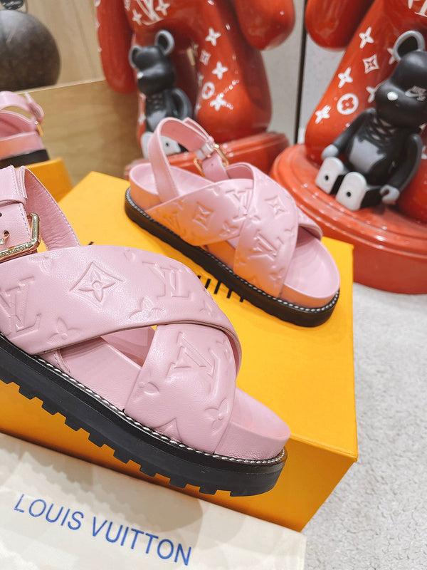 Louis Vuitton shoes Style 402 - texture and material detail